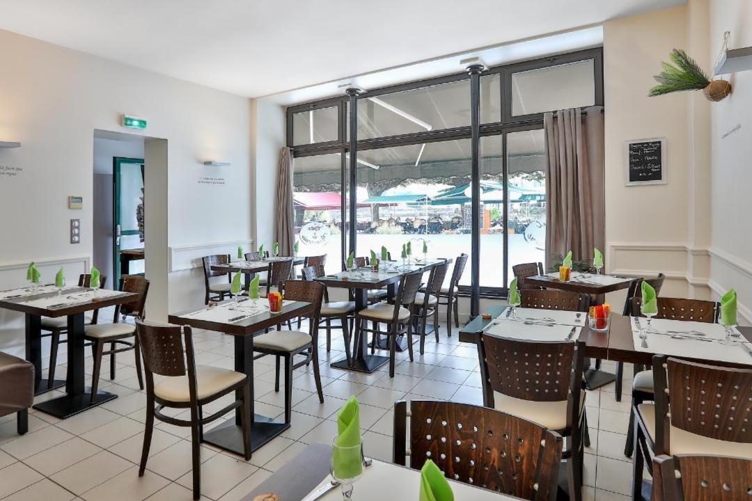 布朗托姆 Le Coligny酒店 外观 照片